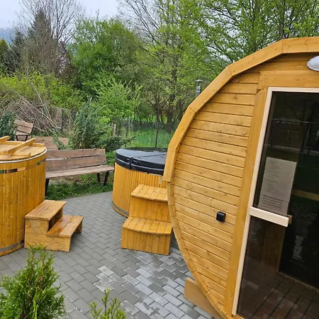 Bobrowe Zacisze 2 Konukevi 3*